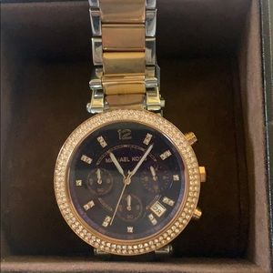 MICHAEL KORS WOMANS WATCH